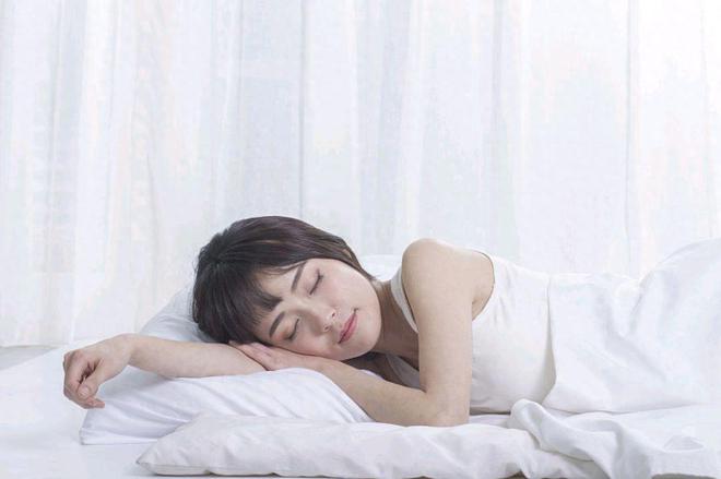 睡不好容易PG游戏 PG电子 APP老建议每天做4件事安神助眠帮助改善失眠质量(图1)