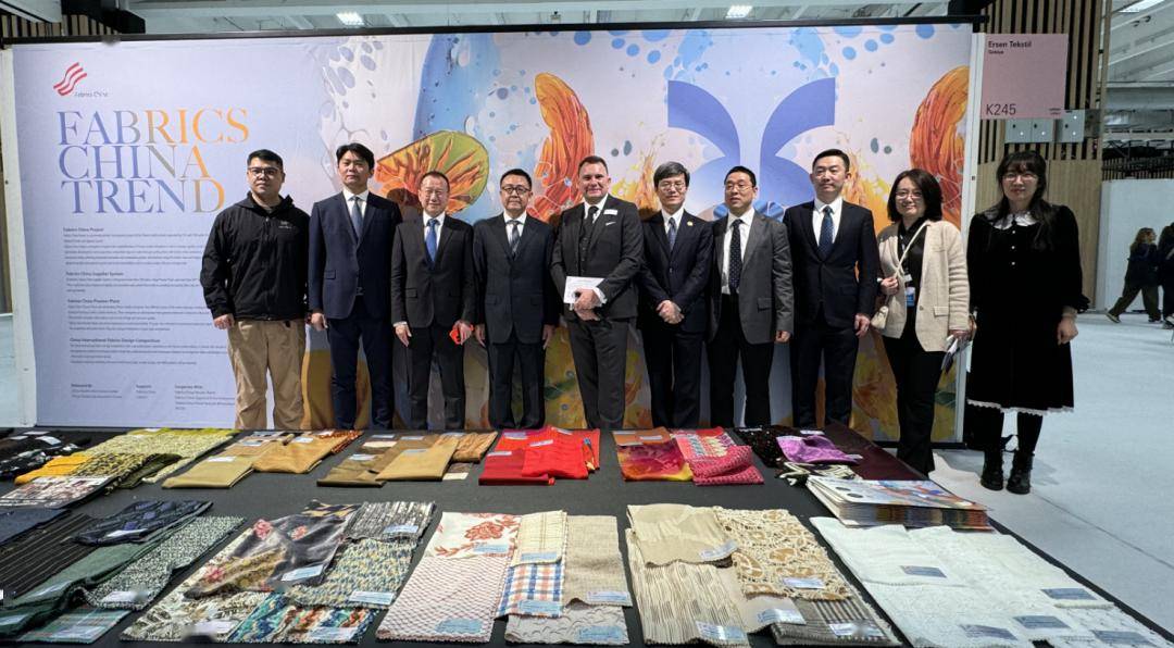 PG平台 电子1269家企业同台竞技2024中国纺织品服装贸易展览会(巴黎)春季展举办(图1)